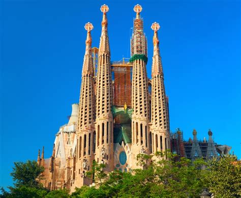 En El Piso Rock Visitar La Sagrada Familia Estilo Arquitectonico Traje