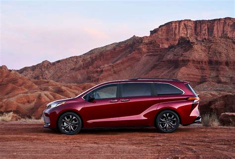 2021 Toyota Sienna Minivan Goes All Hybrid Eight Passengers Toyota