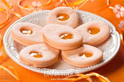 Biscuiti Linzer Cu Aroma Si Gem De Caise Dana Tudor Love To Cook