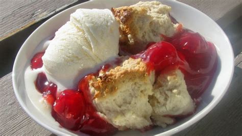 Bisquick Fruit Cobbler Recipe - Genius Kitchen Fruit Cobbler, Cobbler ...