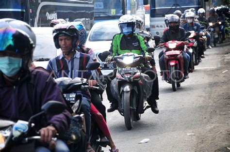 Pemudik Motor Padati Pantura Antara Foto