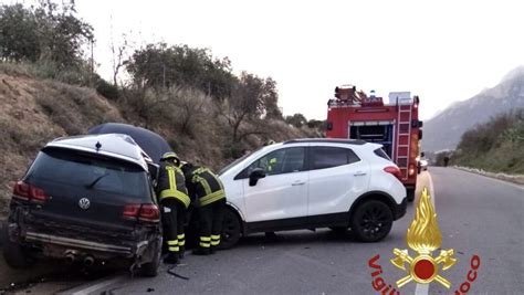 Terribile Scontro Tra Auto Sulla Sp Tre Conducenti In Ospedale A