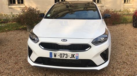 Election De La Plus Belle Voiture De Lannée Découvrez Le Kia Proceed