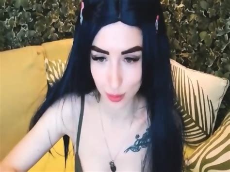 Brunette Babe Erotic Presentation Inviting