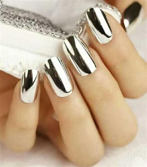 Ongles chromés la tendance nail art 2017