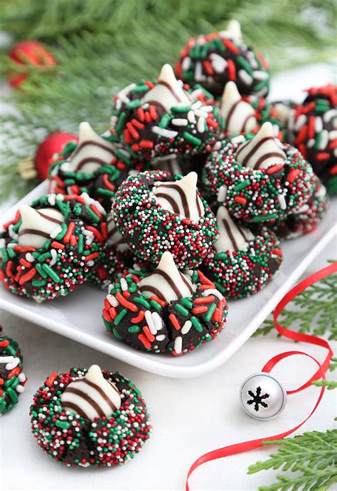 Christmas Kiss Cookies - Sprinkle Bakes