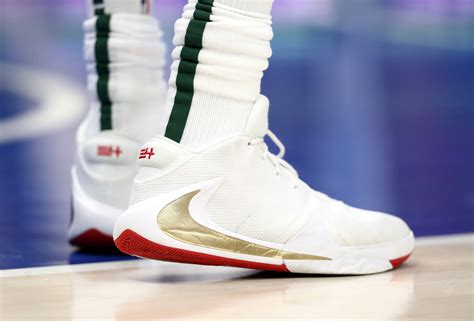 Giannis Antetokounmpo Bucks Shoes