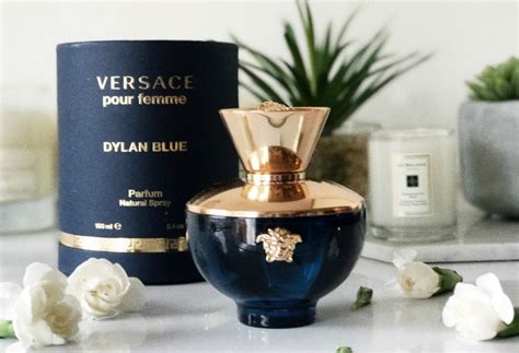 Dylan Blue Pour Femme by Versace Review