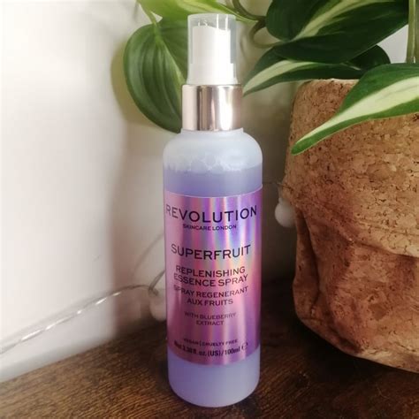 Revolution Skincare London Superfruit Replenishing Essence Spray