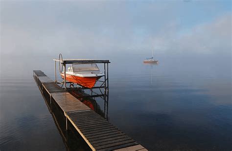 In 3 Minutes - Learn The Different Types of Boat Lifts - Hiseadock