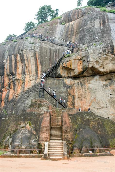 La Fortaleza De La Roca De Sigiriya En Sri Lanka Fotograf A Editorial