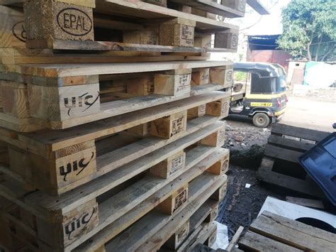 Rectangular Soft Wood Euro Wooden Pallet For Packaging Capacity