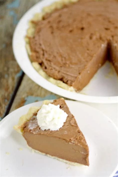 Chocolate Dream Pie | The Gracious Wife