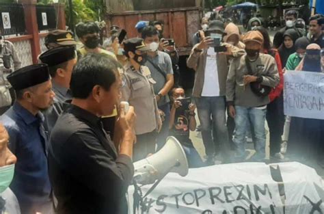 Mencederai Demokrasi Gersang Tolak Wacana Jabatan Presiden Tiga