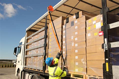 Jak zabezpieczać przewożony towar troskliwie z ładunkiem truck pl