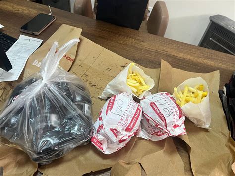 Saloon Burgerin Eksik Ve Yanlış Sipariş Şikayetvar