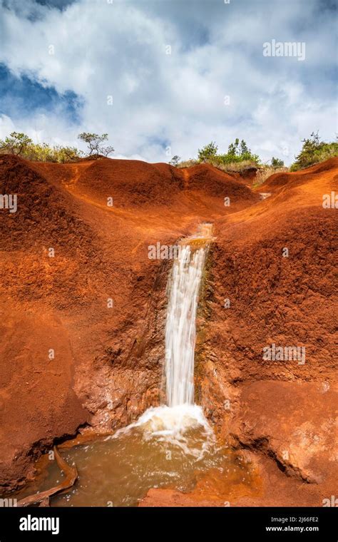 Red Dirt Waterfall Wasserfall Beim Waimea Canyon Kauai Hawaii Usa