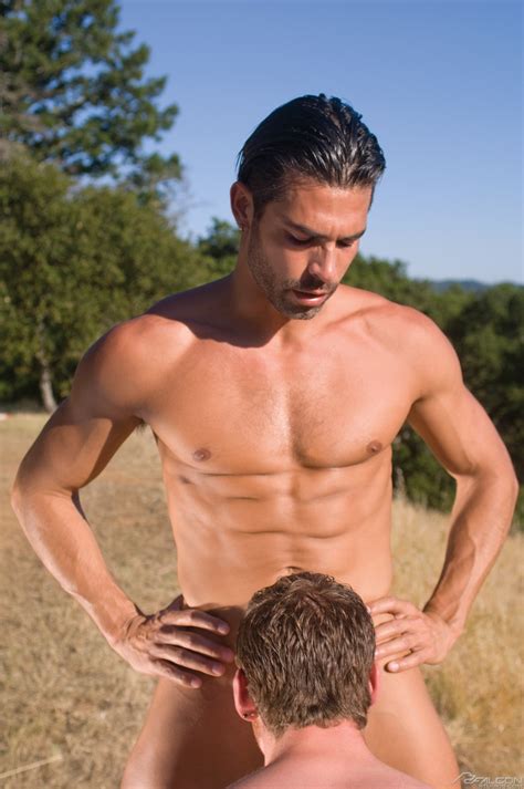 Hot Muscle Guy Got His Ass Fucked Outdoors