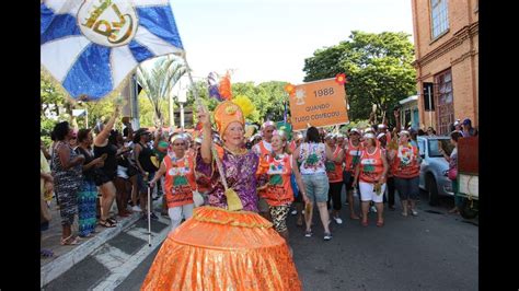 Bloco Recordar Viver Completa Anos De Desfile No Carnaval De Jf