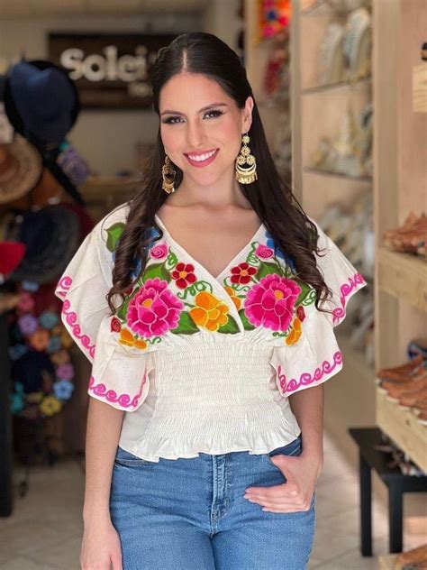 Pin By Yolinda BC On Look Mexican Outfit Mexican Fashion Party