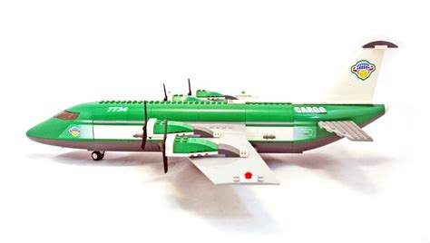 Cargo Plane - LEGO set #7734-1 (Building Sets > City)