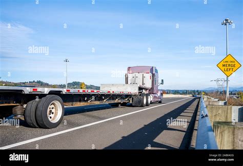 Powerful Big Classic American Bonnet Rig Brown Semi Truck With High Cab