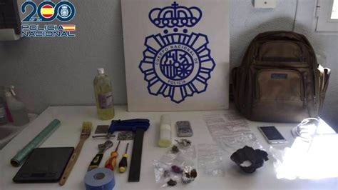 Detenido Por Traficar Con Drogas Cuando Era Desahuciado Del Piso Que