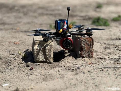 The Rise Of Tiny Fpv Drones In Warfare How Theyre Used Mvvvy