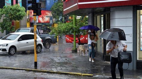 Llueve intensamente en Tucumán la provincia se encuentra bajo alerta