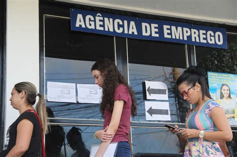 Funsat tem 1 8 mil vagas de emprego para 199 profissões diferentes