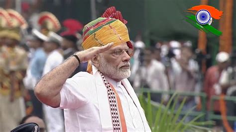 Pm Modi Inspects The Guard Of Honour At Red Fort On Rd Independence