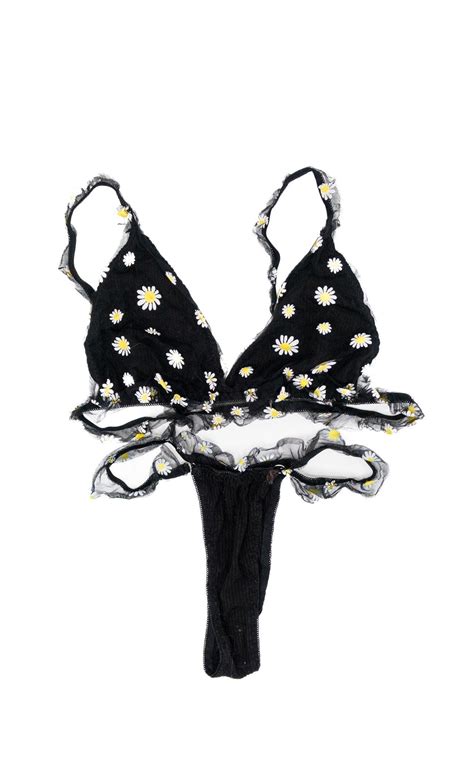 Alexa Payne Black Daisy Bra And Panty Set Fans Utopia