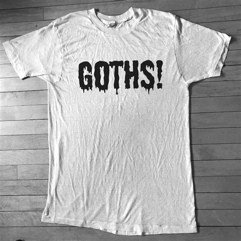 Goths Vintage Halloween Scream Style Font T Shirt Etsy