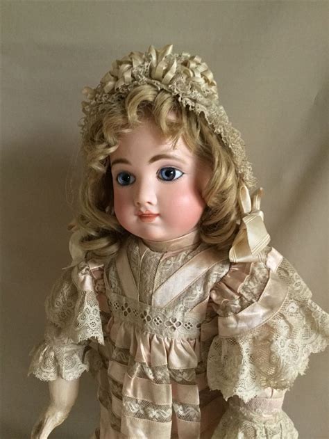 Boneca Vitoriana - Pin van Eliana Alípaz op Bonecas vitorianas | Antieke poppen, Antiek ...
