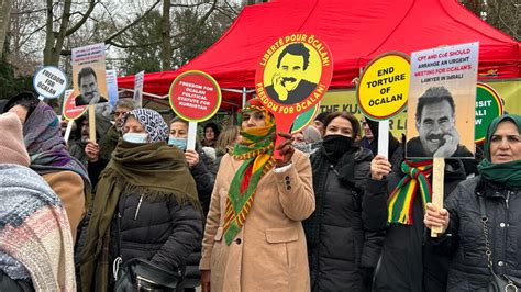 ANF Zweiter Tag der Mahnwache in Straßburg gegen Isolation von Öcalan