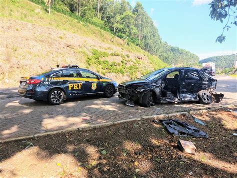 Estradas Mulher Morre Em Acidente Na Br Em Pouso Novo Rs