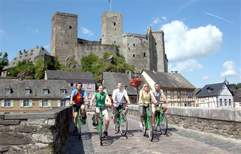 Eine Abwechslungsreiche Fahrradreise Auf Dem Lahn Radweg