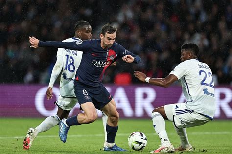 Psg Gole A Al Racing De Estrasburgo Y Es L Der Provisorio En Ligue