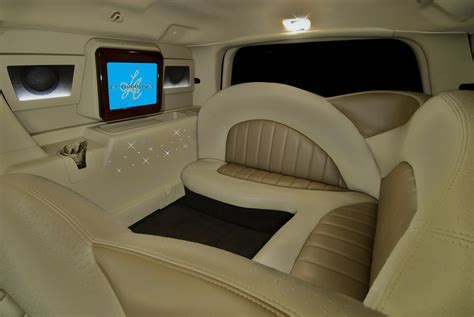 SUV Expedition Limo | L.A. Limousines | Limos Toronto