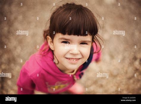 Une Jeune Fille Enfant Femelle Banque De Photographies Et Dimages à