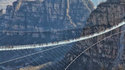 World S Longest And Highest Glass Bridge Zhangjiajie National Park