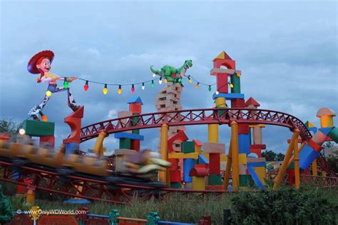 Disney Worlds New Toy Story Land Brings The Pixar Movies To Life In