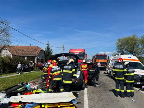 Foto Minor De Ani Preluat Cu Elicopterul Smurd De La Petelea