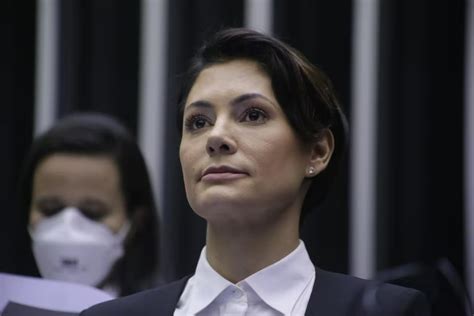 Após Luta Contra Enxaqueca Intensa Michelle Bolsonaro é Liberada Do