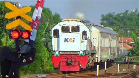 Hunting Kereta Api Double Traksi Ka Kaligung Dan Ka Kamandaka Di