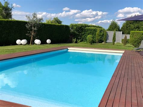 Piscine avec terrasse bois CAP CONCEPT L Eau Bien Être