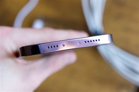 Apple Could Release A Port Less Iphone In Report Cellularnews