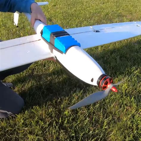 Electric RC Plane Flies For Almost 11 Hours | Hackaday