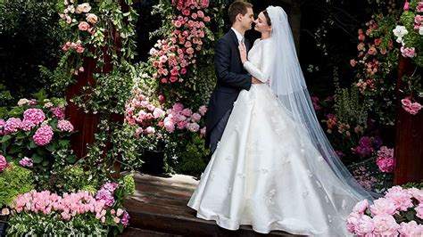 Miranda Kerr Wedding First Photos Of Her Wedding Dress