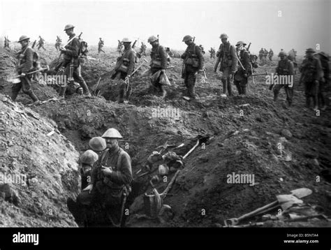 Soldiers in trenches during World War 1 Stock Photo - Alamy